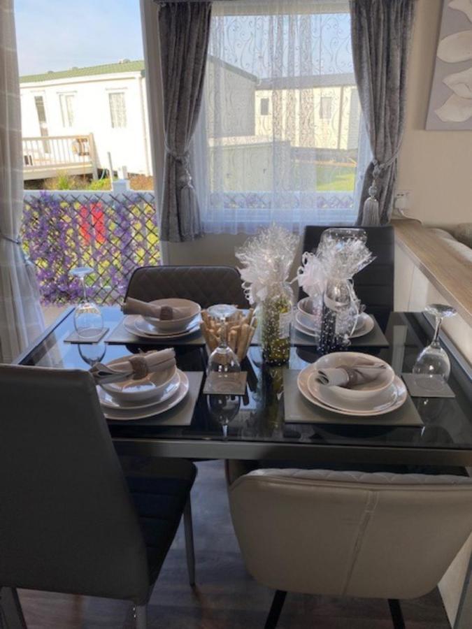 Beautiful Spacious Holiday Home - Romney Sands New Romney Esterno foto