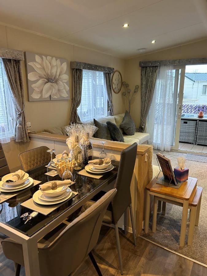 Beautiful Spacious Holiday Home - Romney Sands New Romney Esterno foto